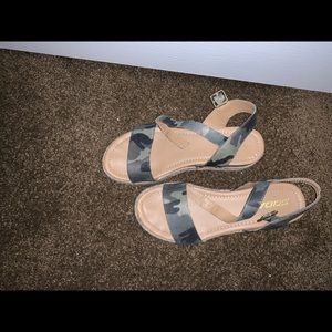Platform sandals